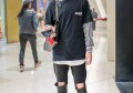 男生破洞牛仔短裤，除了搭配夹脚拖鞋还可以搭配什么鞋子？